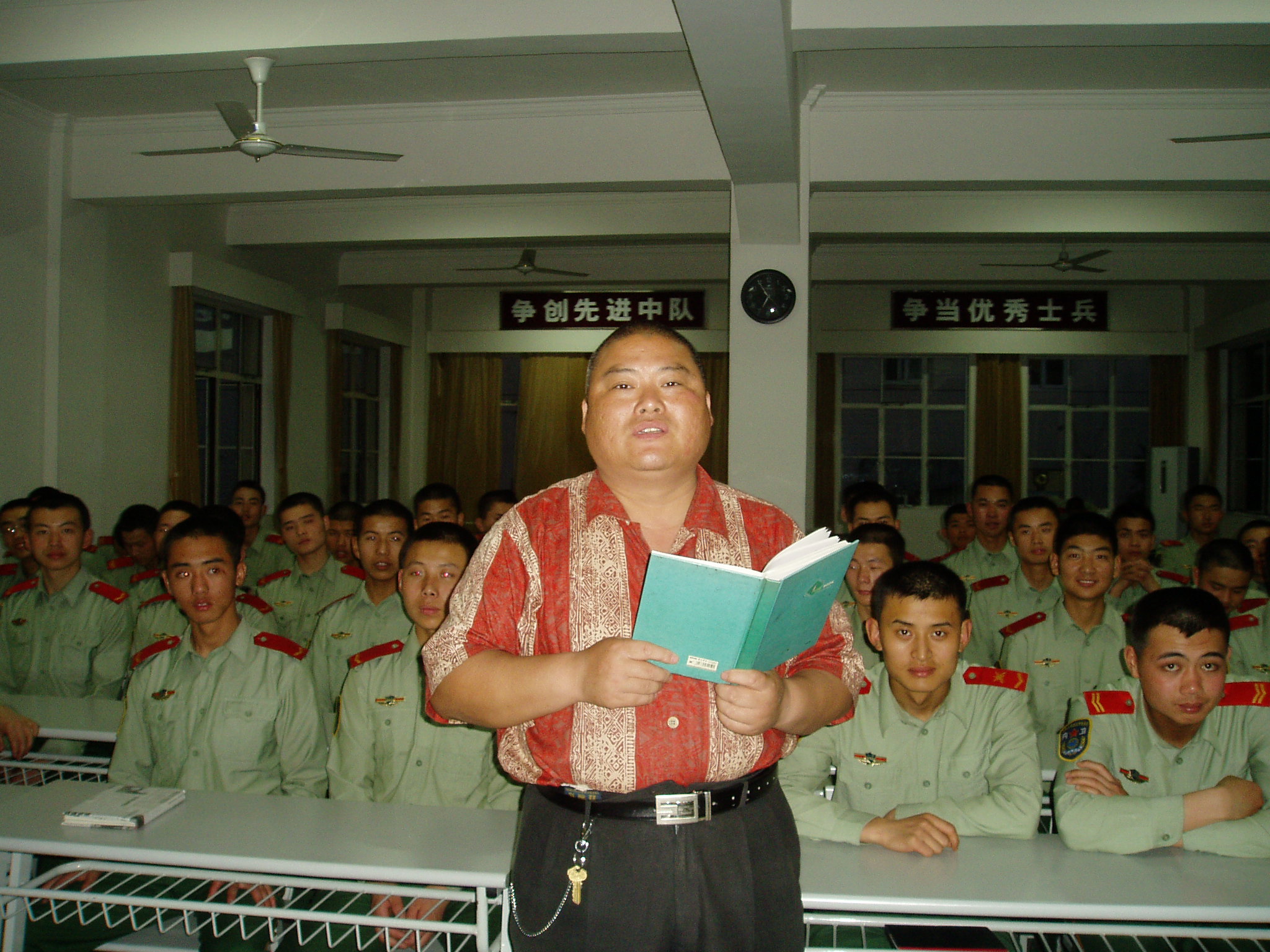 百度胖老师吧上海市公安局轨道交通分局石宇玉老师求救  微信抖音快手百度贴吧百科图片视频知道搜索上海胖老 ...