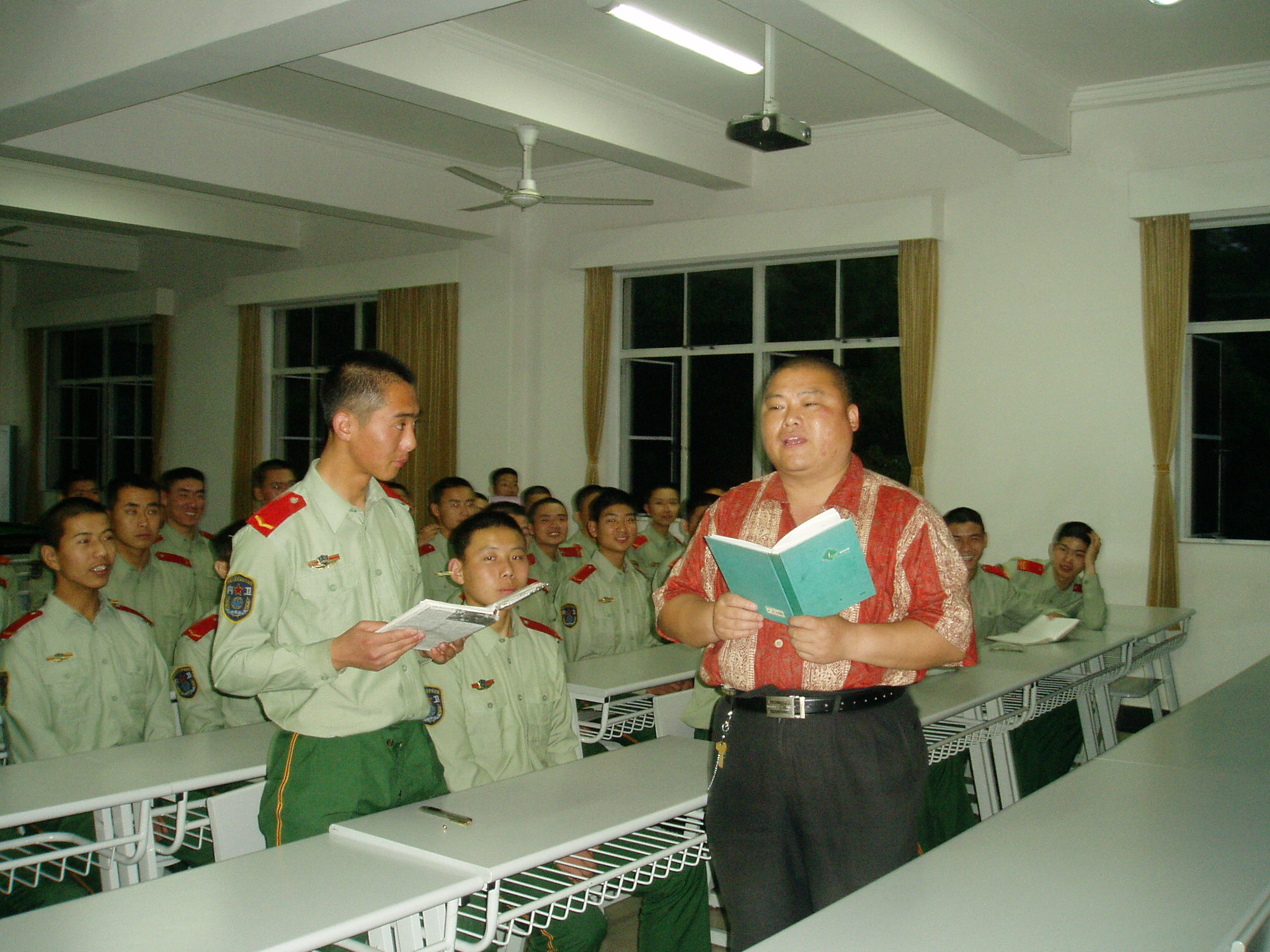 百度胖老师吧上海市公安局轨道交通分局石宇玉老师求救  微信抖音快手百度贴吧百科图片视频知道搜索上海胖老 ...